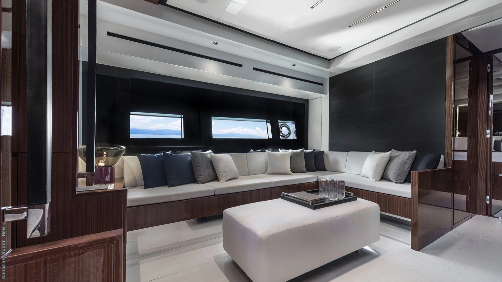 Riva 76' Bahamas Super