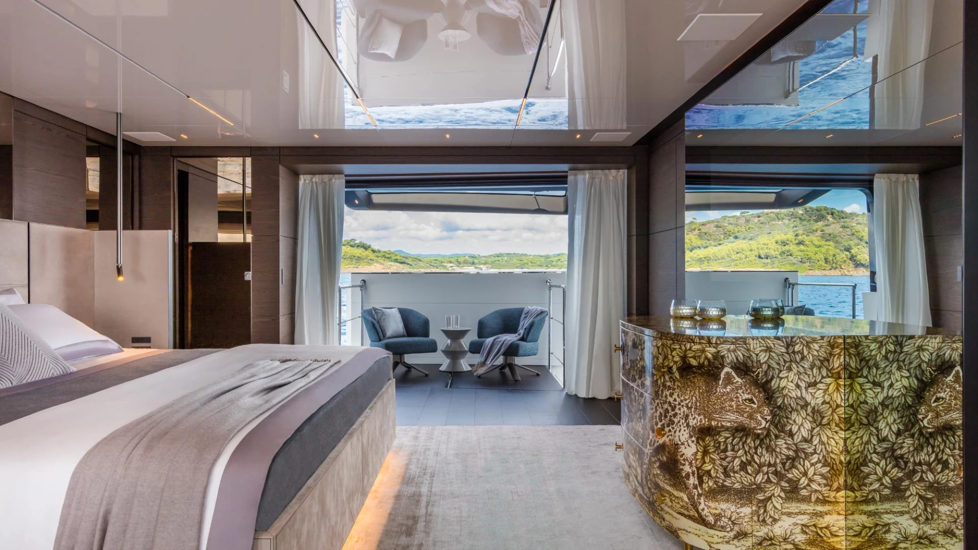 Custom Line Navetta 42