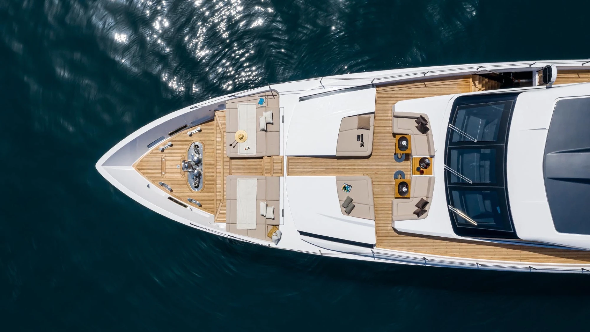 Custom Line Saetta 106'