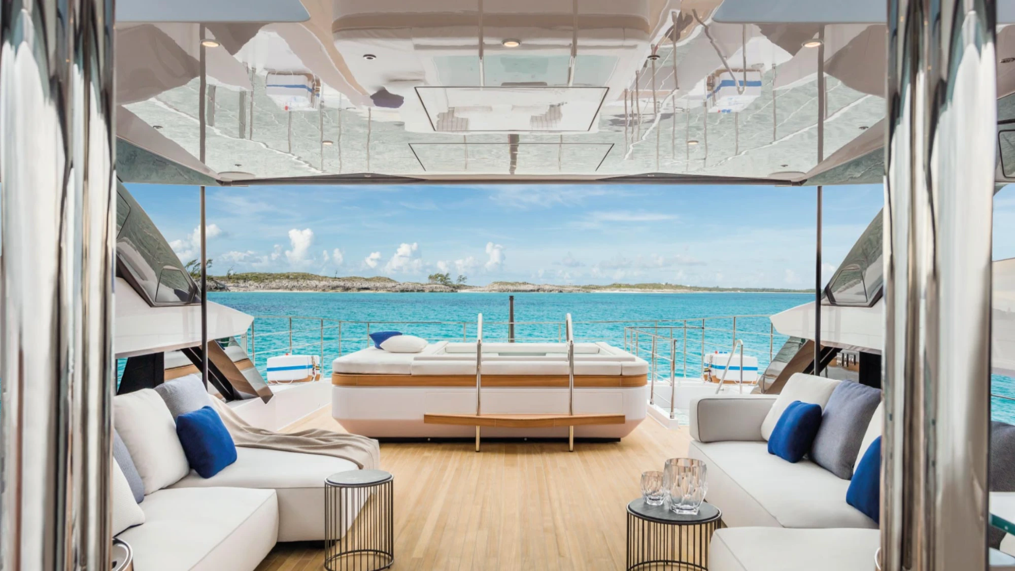 Custom Line Saetta 120'