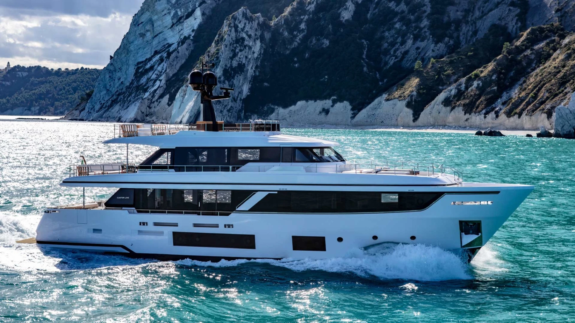 Custom Line Navetta 30